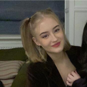 Babysitter in Wembley: Sophia