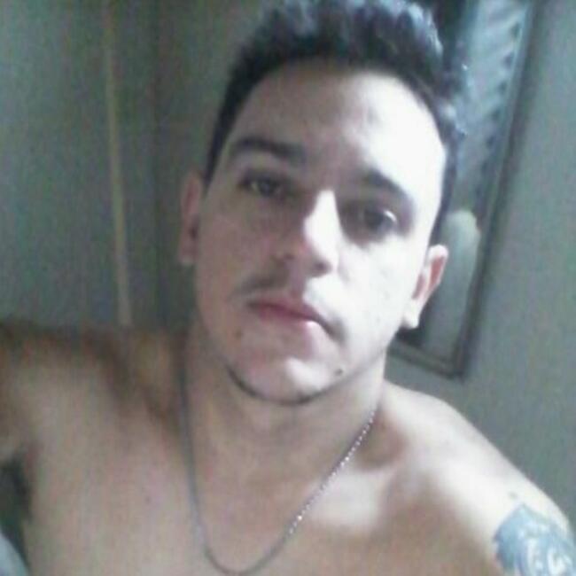 Babysitting job in Aparecida de Goiânia: Denis