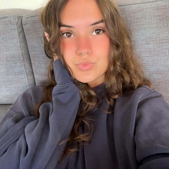 Babysitter in Floirac: Leelou