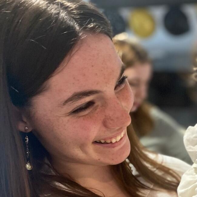 Babysitter in Ouville-l'Abbaye: Emma