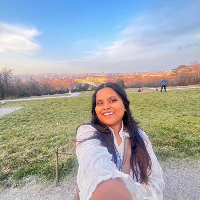 Babysitter in Vienna: Anuhya
