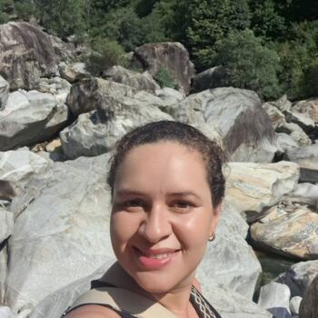 Babysitter Cabo Frio: Camila