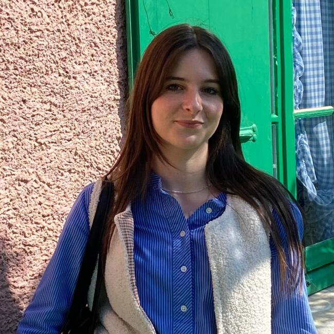 Babysitter in Eschentzwiller: Apolline