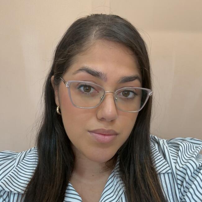 Babysitter in Recife: Yris