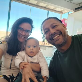 Emprego de babá em Brasília: emprego de babá Luiz