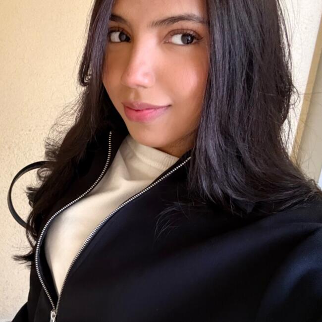 Babysitter in Aranjuez: Nicole Silva