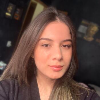 Babysitter in Louveira: Emily