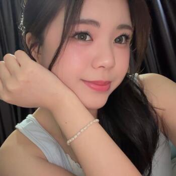 Pengasuh di Kampung Baru Subang: Carrie