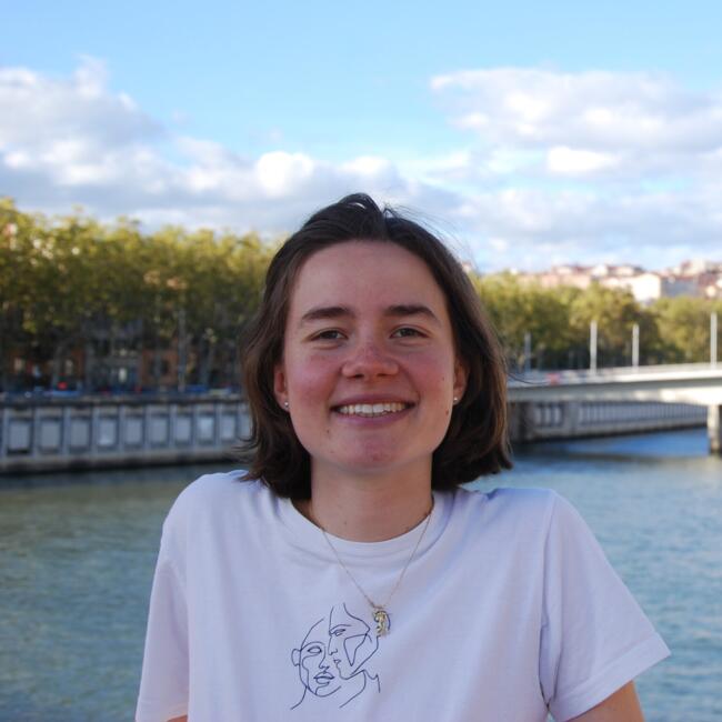 Babysitter in Marseille: Julia