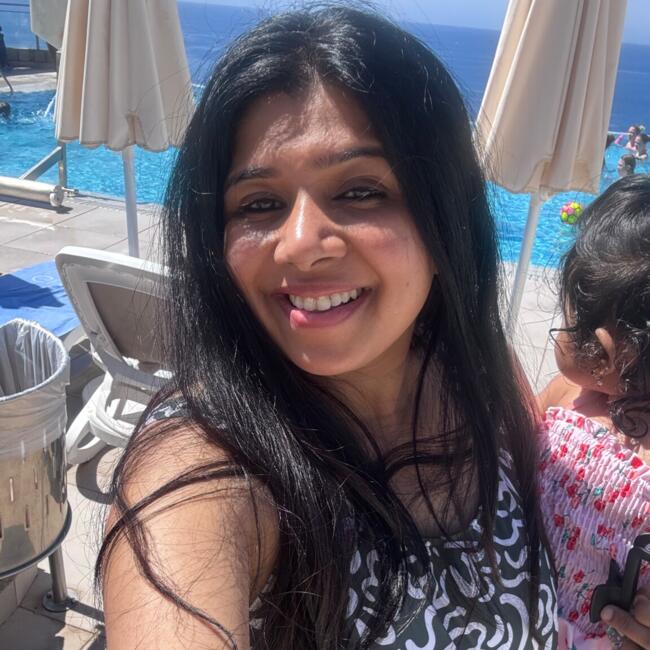 Oppaswerk in Den Haag: Deepthi