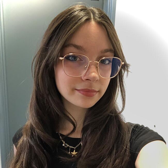 Babysitter in Paris: Laura