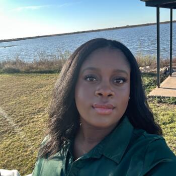 Babysitter in East Lansing: Tyara