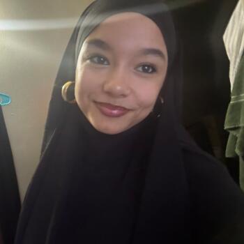 Babysitter in The Bronx: Aminah