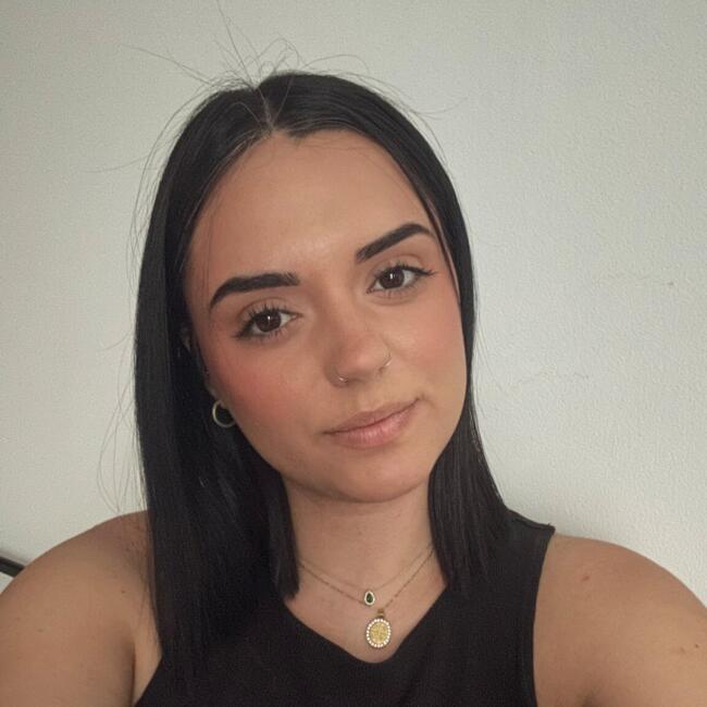 Babysitter in Pátrai: Κρυσταλένια