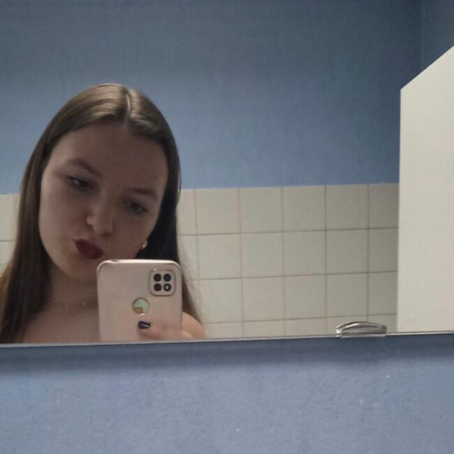 Babysitter in Kortrijk: Zoe