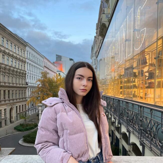 Babysitter in Vienna: Anđela