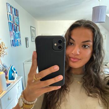 Babysitter in Vannes: Inès