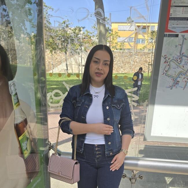 Canguro en Hospitalet de Llobregat: Ana cruz