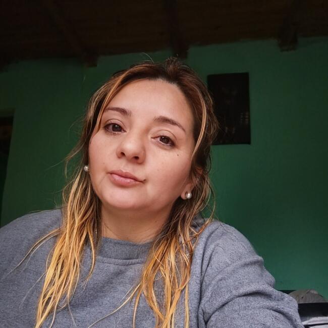 Babysitter in Tigre: Laura