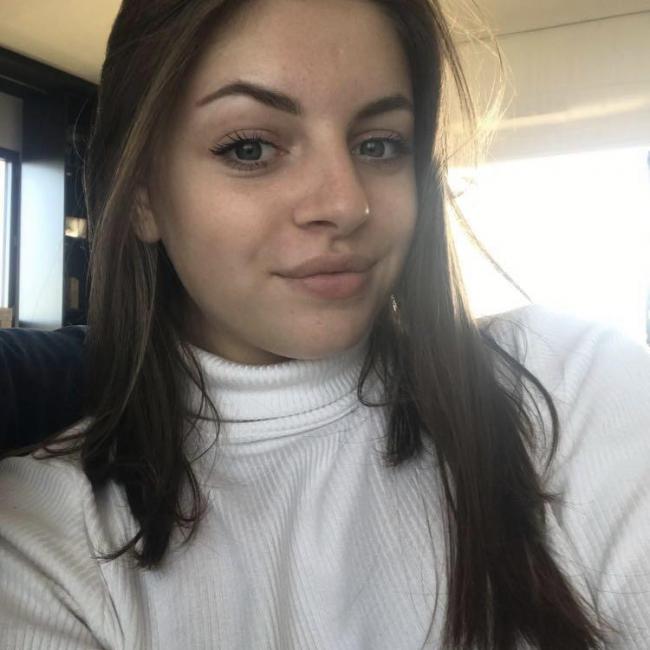 位于新加坡的临时保姆: Agathe