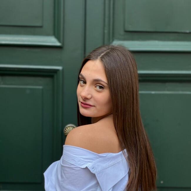 Babysitter in Canzo: Carola