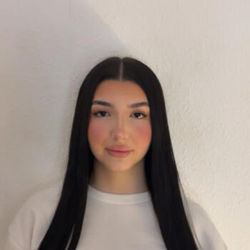 Babysitter in Chêne-Bourg: Emma