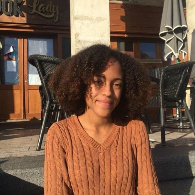 Babysitter in Versailles: Melissa