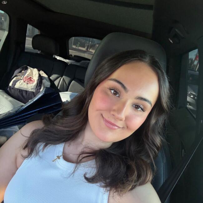 Babysitter in Los Angeles: Isabel