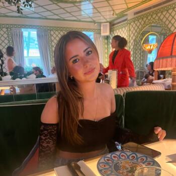 Babysitter Manchester: Kaia