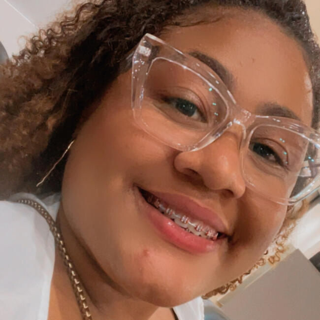 Babysitter in Salvador: Bruna