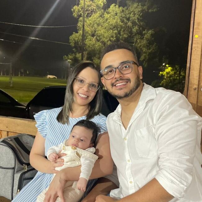 Emprego de babá em Fazenda Rio Grande: ALINE