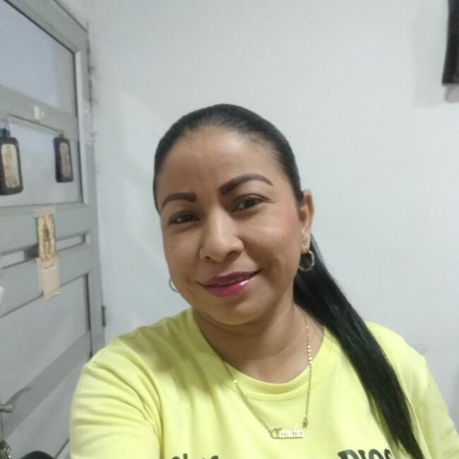 Babysitter στην περιοχή Soledad: Claudia