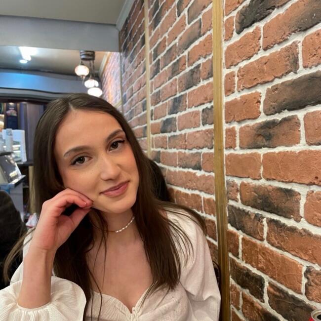 Babysitter in Antony: Ergita