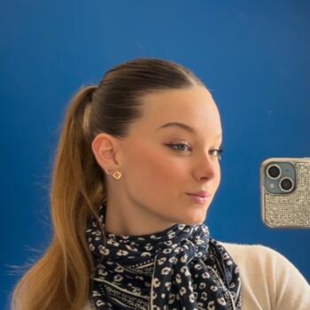 Babysitter in Poitiers: Zoe