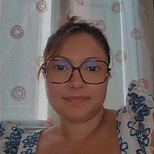 Babysitter in Le Poiré-sur-Vie: Shana