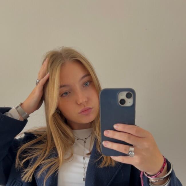 Babysitter in Bresse-sur-Grosne: Katleen