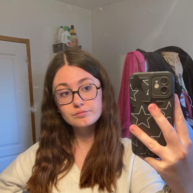 Babysitter in Clermont-Ferrand: Elia