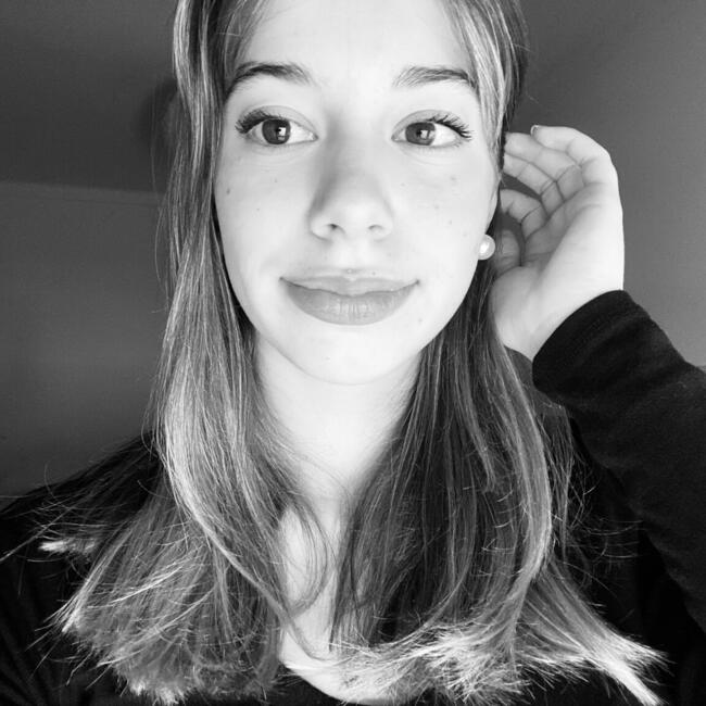 Babysitter in Sintra: Iris