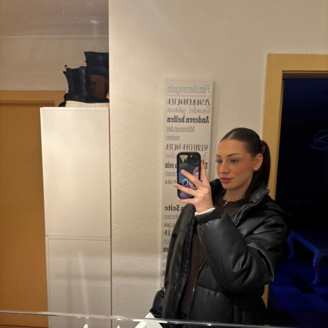 Babysitter in Vienna: Armina