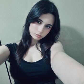 Babysitter in Bari: Farah