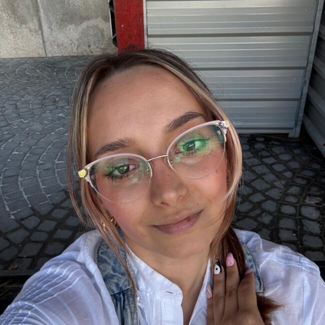 Babysitter em Porto: Claudia