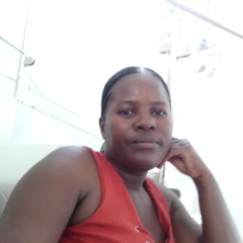 Babysitter in Cape Town: Emelda
