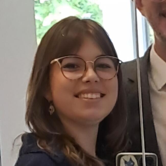 Babysitter in Toulon: Justine