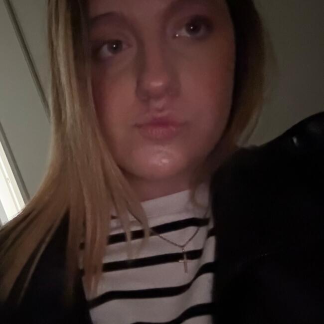 Babysitter in Saint-Alban-du-Rhône: Maeva