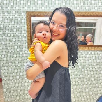 Emprego de babá em Belém: emprego de babá Gyovanna