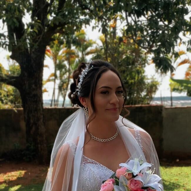 Babysitter in Salto de Pirapora: Larissa