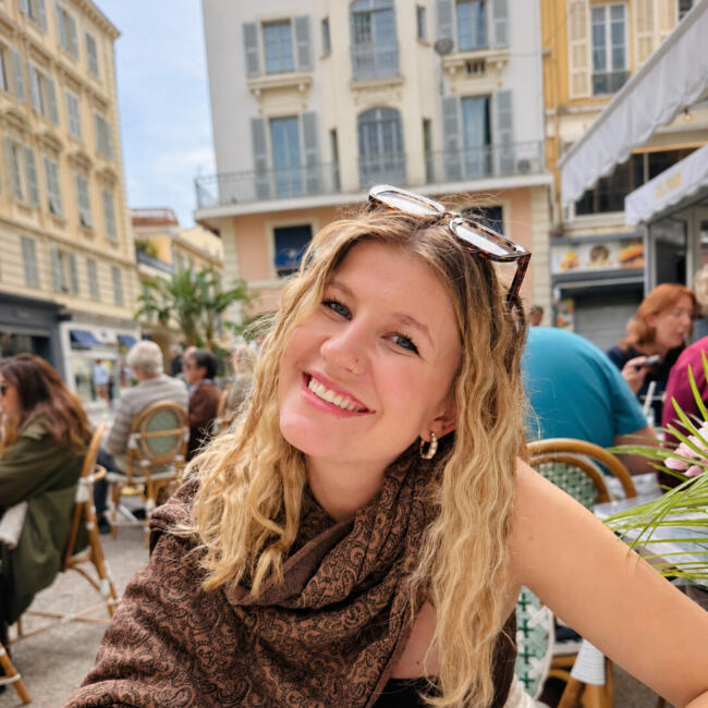 Babysitter in Libramont: Angélique