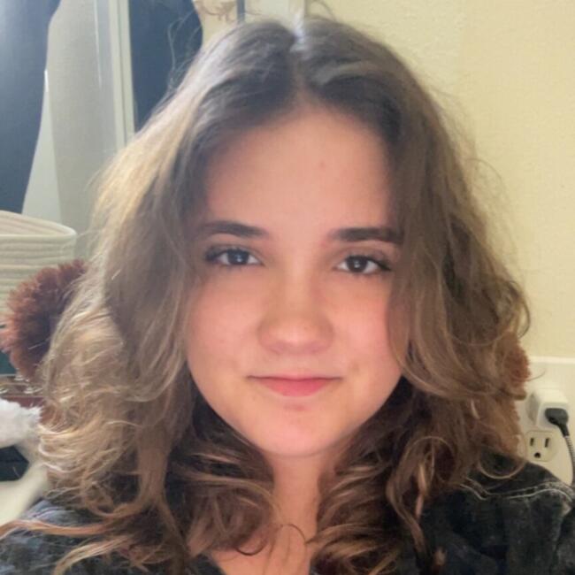 Babysitter in Sarasota: Ella