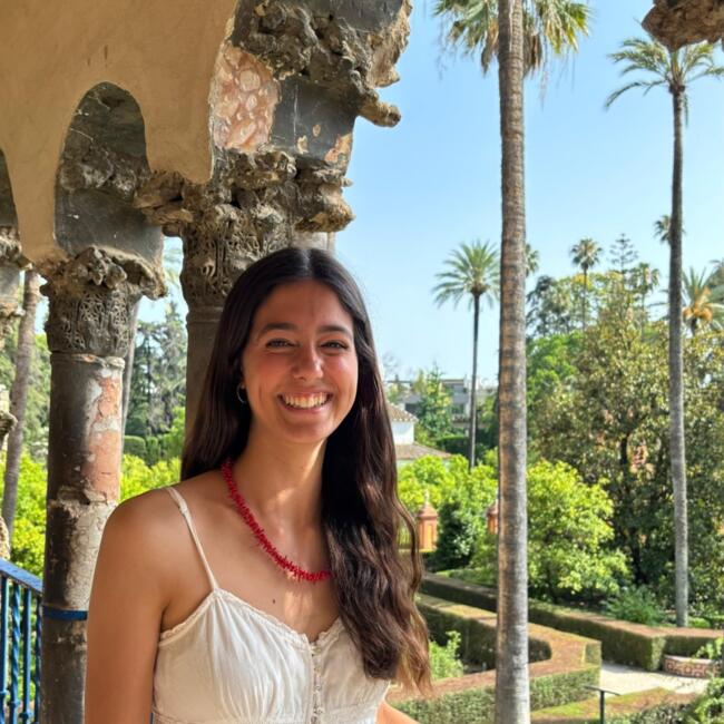 Babysitter in Ixelles/Elsene: Reyes