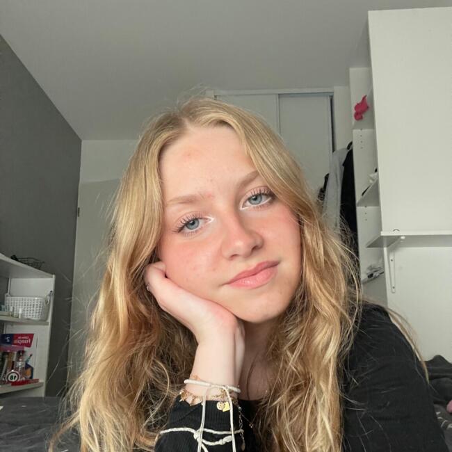 Babysitter in Brest: Cassandra